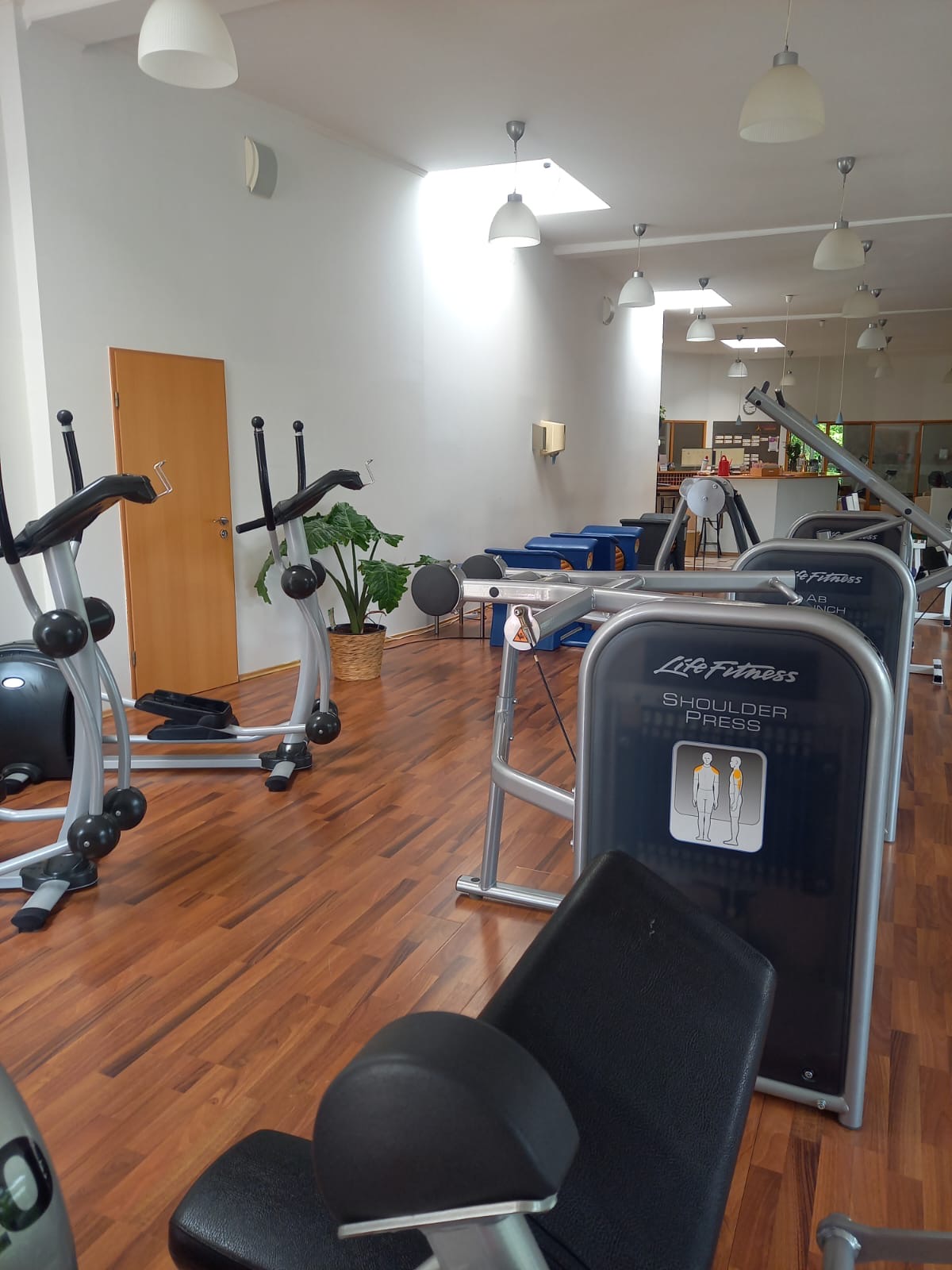 Fitnessbereich überblick 4